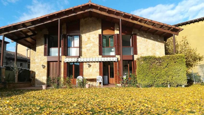 Casa de vacaciones para 11 personas, con jardín y vistas, Familias con niños en Rioja Alta