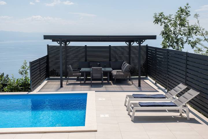 Ferienhaus für 8 Personen, mit Balkon/Terrasse und Pool in Opatija Riviera