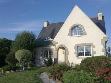 Chambre d’hôte pour 2 personnes, avec vue ainsi que terrasse et jardin dans Le Mené