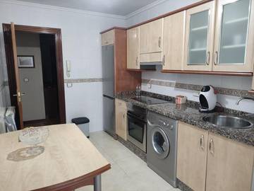 Gîte pour 6 personnes, avec terrasse et vue dans Pola de Lena