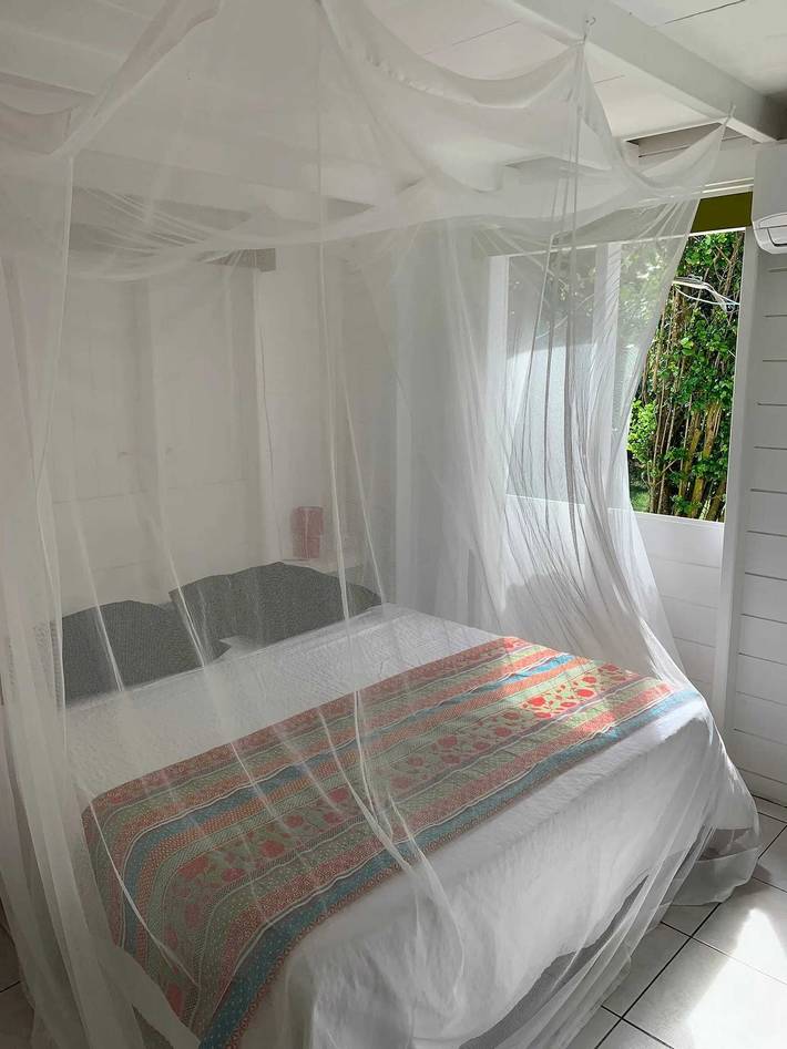 Bungalow con jacuzzi cerca de Grand-Bourg - 39 m² in Grand-Bourg, Guadalupe