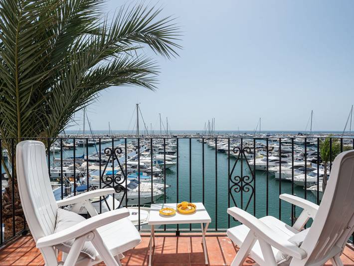 Holiday rental for 4 people, with balcony in Puerto Banús