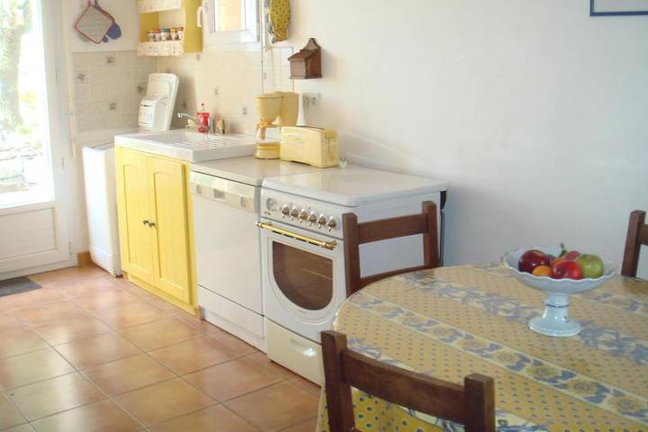 Location de vacances pour 4 personnes, avec Terrasse ainsi que Jardin et Vue à Fozières - 2