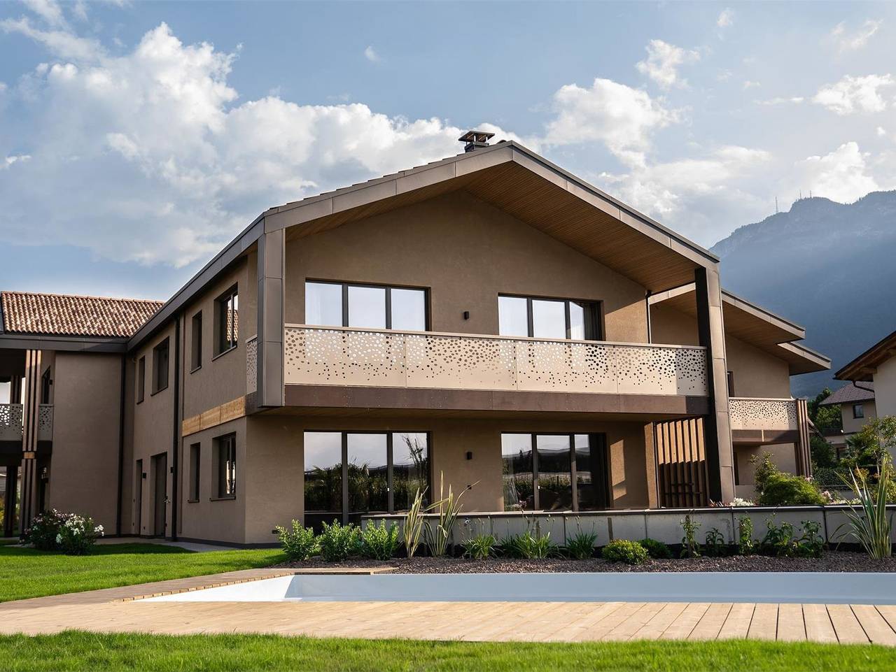Ganze Ferienwohnung, La Rosea Fine Living Apartments - Bellarosa Panoramica in St. Pauls, Eppan an der Weinstraße