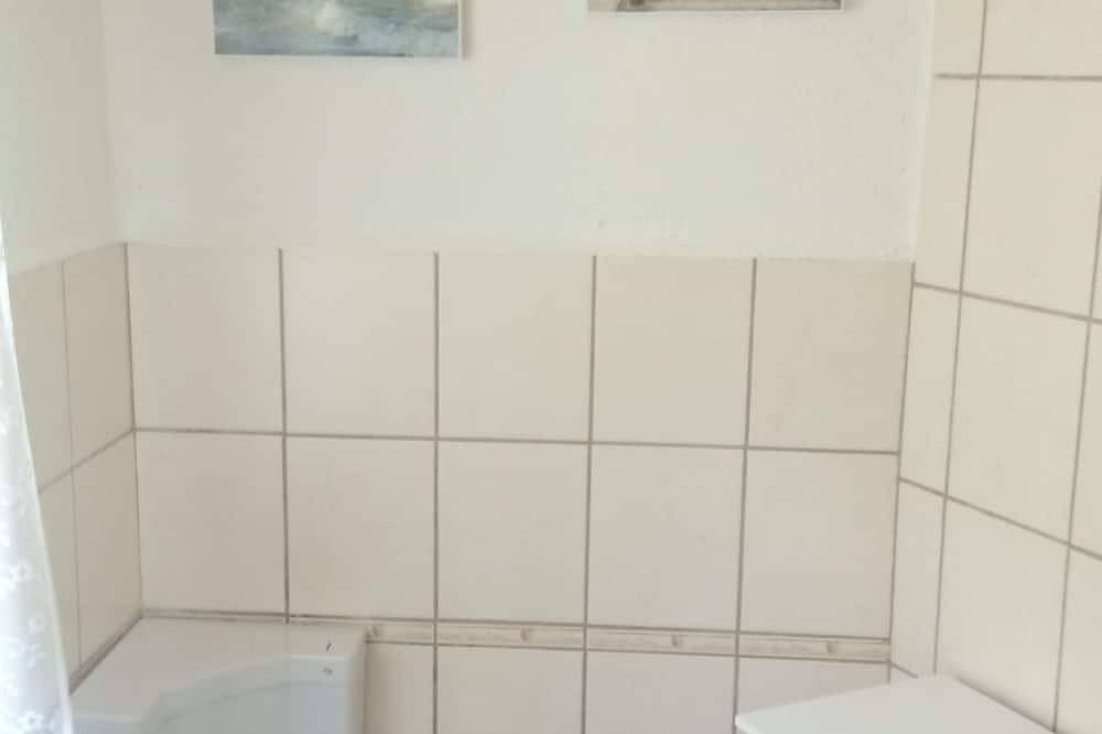 Ganze Wohnung, Neu - Modernisierte Ferienwohnung We 4 in Plötzin, Werder