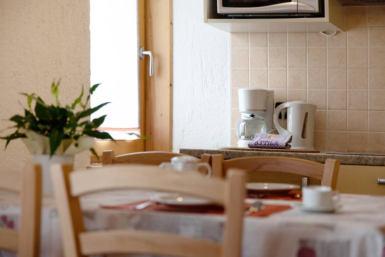 Ganze Wohnung, Ferienwohnung Residenz Attila Panorama mit Bergblick, Balkon und Wlan in Teola, Livigno