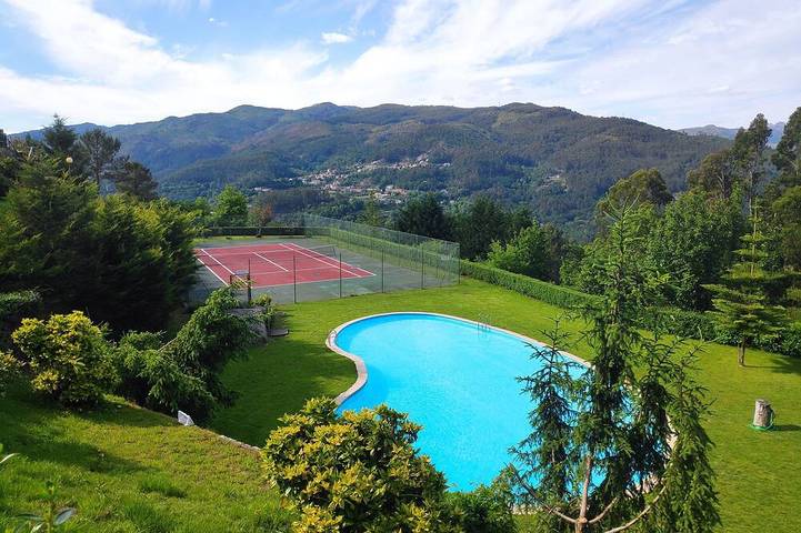 Location de vacances pour 4 personnes, avec jardin et piscine dans Caniçada