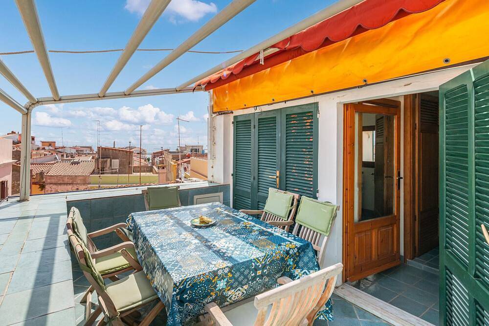 Entire apartment, 2 bedroom gorgeous apartment in Carloforte in Carloforte, Carbonia-Iglesias Province