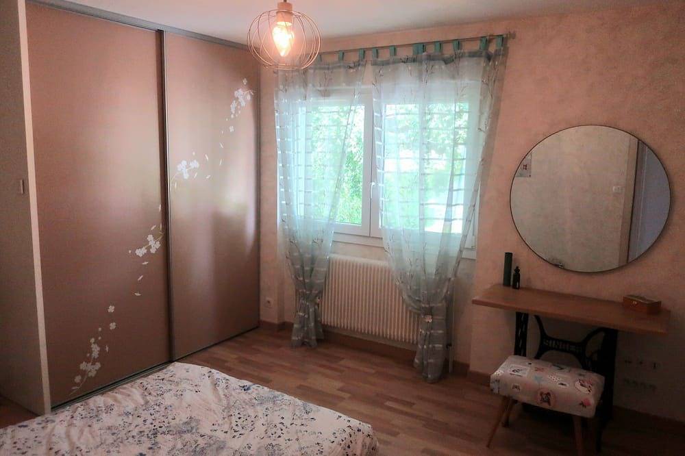 Charming house with large garden 3 minutes from Switzerland in Saint-Louis, Mulhouse region