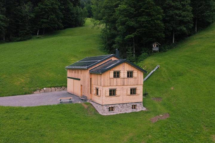 Chalet für 10 Personen, mit Terrasse und Ausblick in Bizau