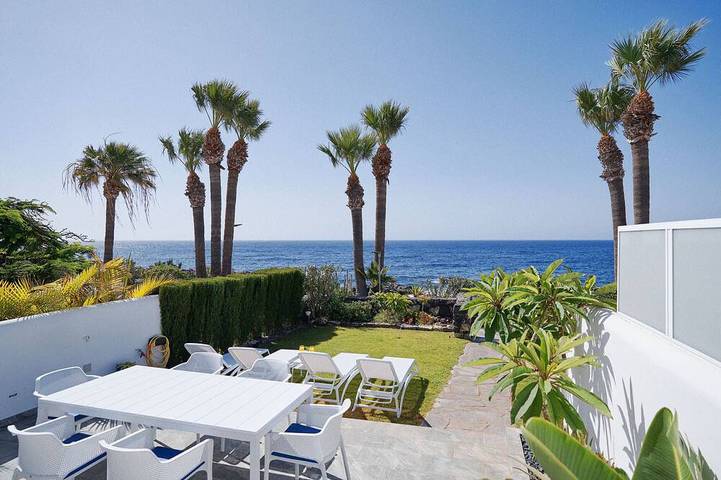 Bungalow para 5 personas, con terraza además de piscina y jardín, Se admiten mascotas en San Miguel de Abona