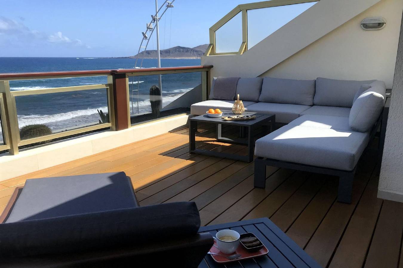 Entire holiday apartment, Beautiful holiday flat right on the beach in Las Palmas de Gran Canaria Centre, Las Palmas de Gran Canaria
