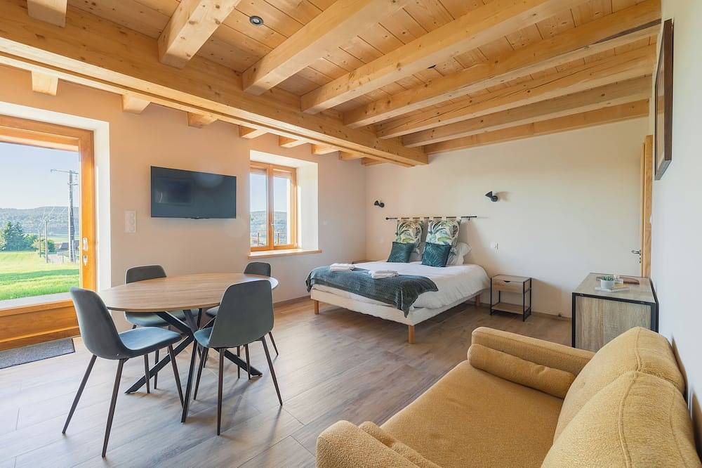 Ancienne Ferme Rénovée Avec Goût Dans un Hameau Reposant in Foncine-le-Haut, Parc naturel régional du Haut-Jura
