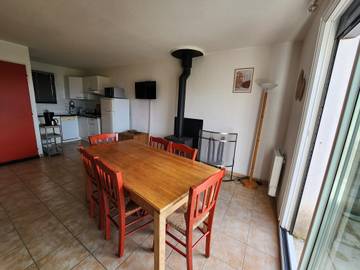 Gîte pour 4 personnes, avec jardin et vue sur le lac dans Lac de la Raviège