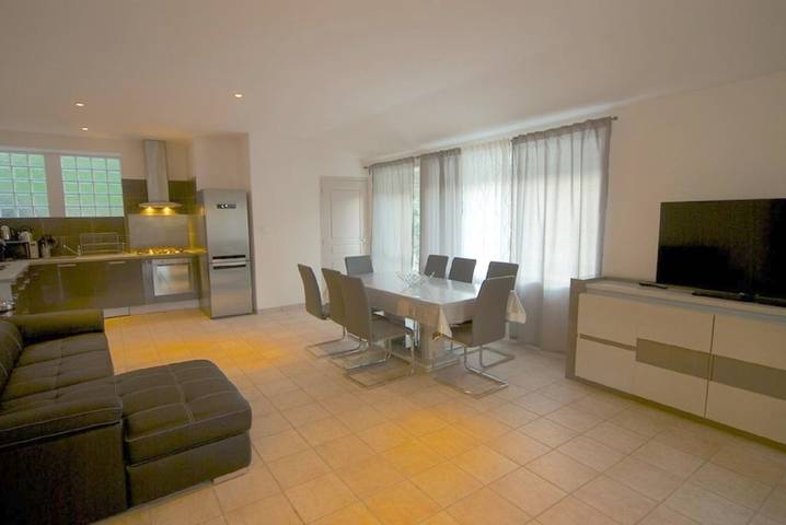 Location de vacances pour 15 personnes, avec vue ainsi que jardin et piscine, animaux acceptés à Fabras - 2