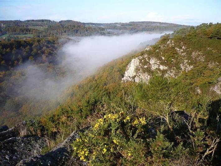 Location de vacances pour 8 personnes, avec vue ainsi que jardin et terrasse à Pont-d'Ouilly - 4
