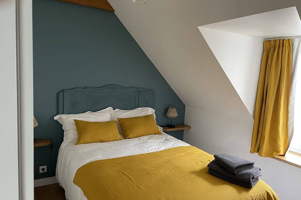 Completely renovated fisherman's house * 100 m from the beach * in Treffiagat, Region de Quimper