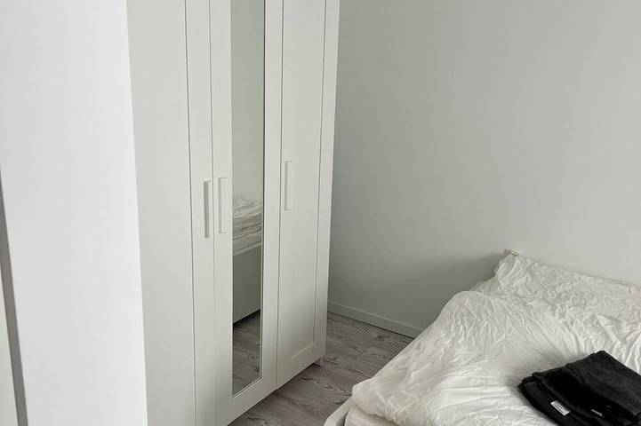 Ganze Wohnung, Krefeld ruhiges Apartment in der 2. Etage. Mit Klimaanlage in Krefeld, Niederrhein