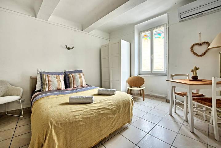 Gîte pour 3 personnes, avec vue à La Fare-les-Oliviers - 2