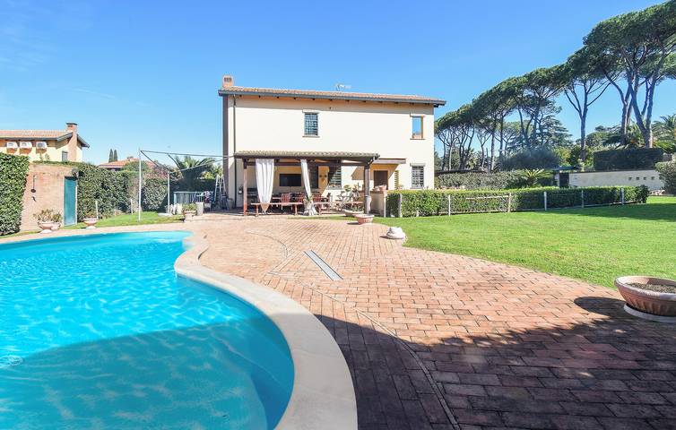 Location de vacances pour 12 personnes, avec piscine ainsi que jardin et terrasse à Rome - 4