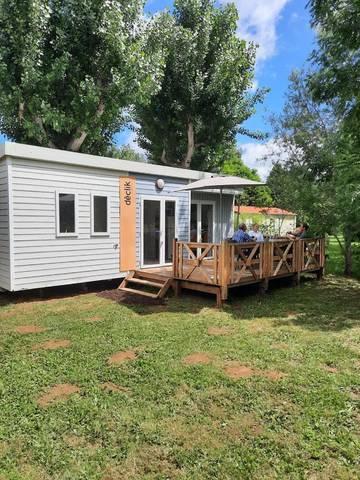 Gîte pour 4 personnes, avec piscine et vue, animaux acceptés à Salviac