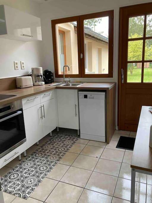Appartement entier, Two-Bedroom Apartment in Saleux, Région d'Amiens