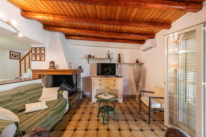 Petite maison près de la plage avec climatisation, jardin et terrasse in Chia, Domus De Maria