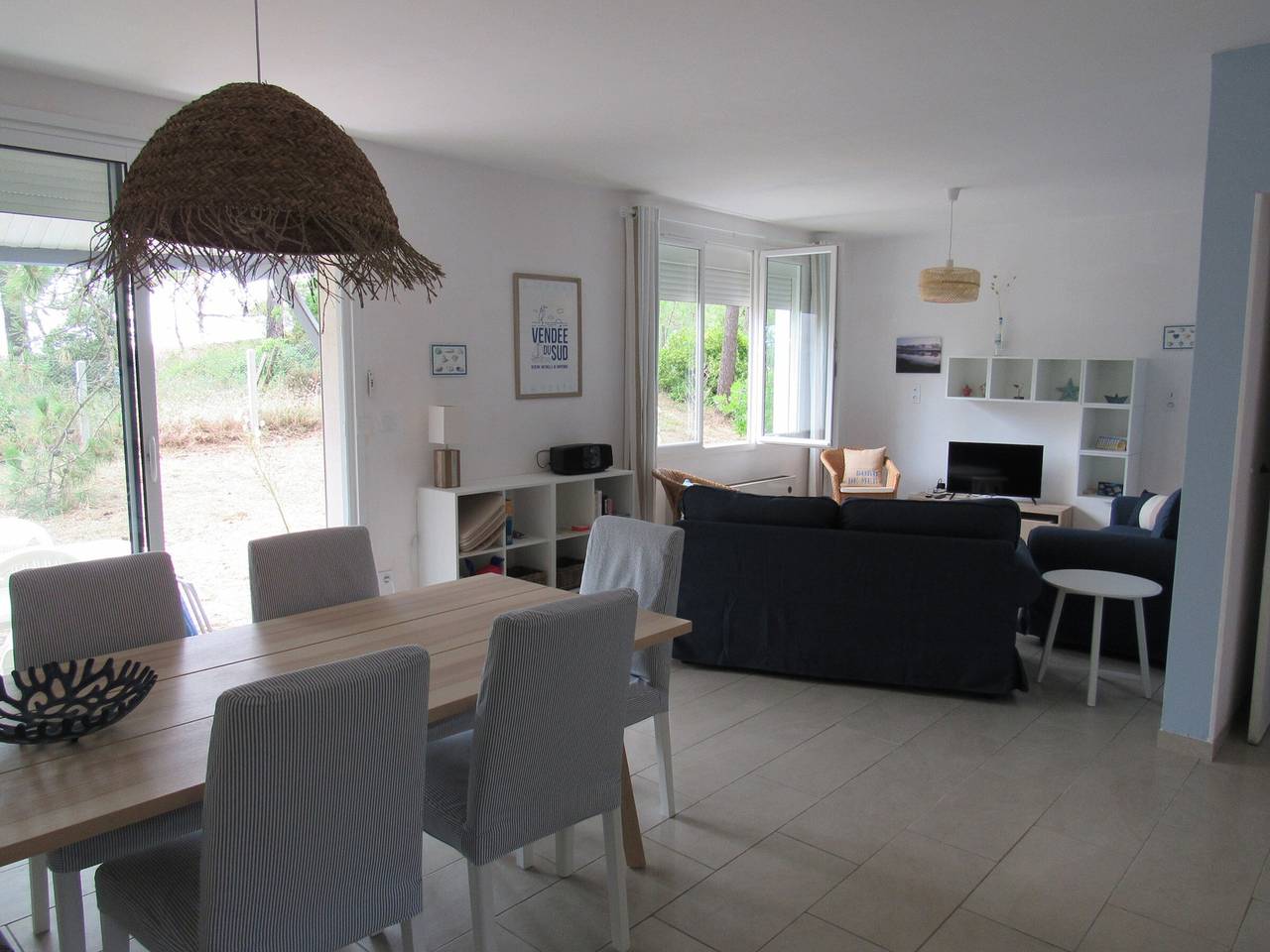 Maison rénovée 3 chambres près de l'océan avec jardin fermé et Wifi in L'Aiguillon-la-Presqu'île, Vendée
