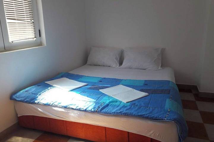 Ganze Wohnung, Sestokrevetni apartman sa dvije spavace obe i parkingom u dvoristu kuce. in Budva, Opština Budva