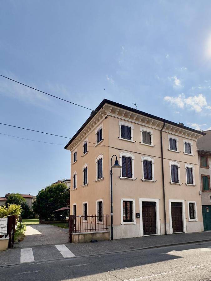 Casa vacanza per 7 persone, con giardino, con animali domestici a Bussolengo