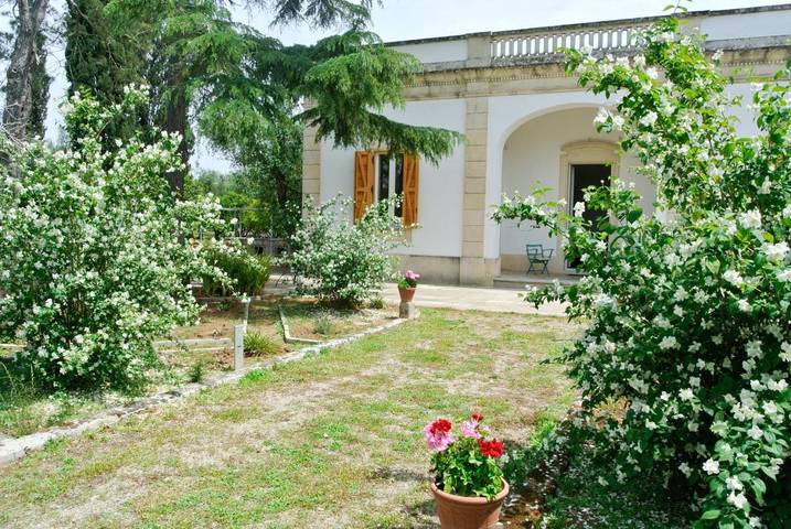Location de vacances pour 2 personnes, avec vue et jardin à Martano - 4