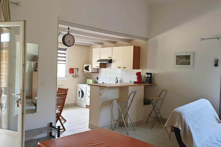 Gîte pour 4 personnes, avec Terrasse ainsi que Jardin et Piscine à Saint-Maurice-d'Ibie
