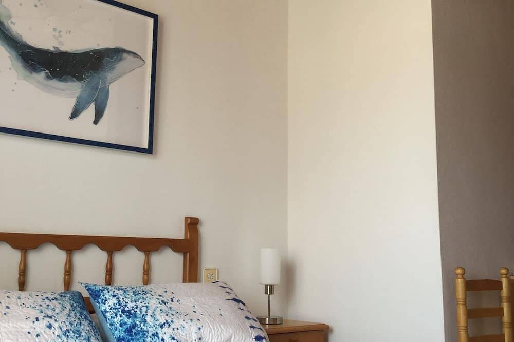 Appartement entier, Appartement tranquille avec une vue magnifique sur la mer. in Arenal d'en Castell, Es Mercadal