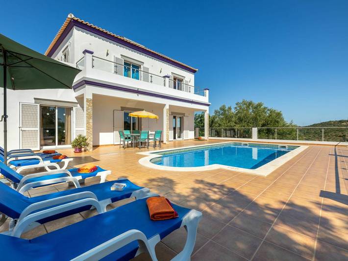 Ferienhaus für 6 Personen, mit Balkon und Terrasse sowie Garten in Faro