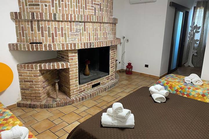 Villa Grisi con piscina e giardino indipendente in Partinico, Provincia di Palermo