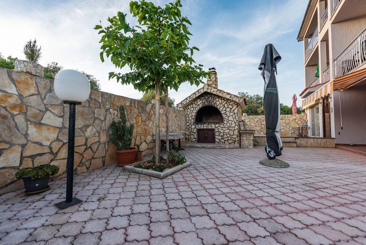Ferienwohnung für 6 Personen, mit Pool und Balkon in Split-Dalmatien - 2