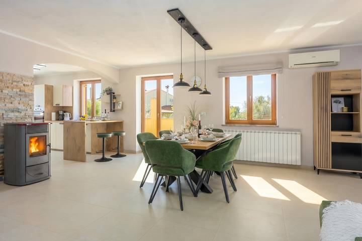 Ferienwohnung für 6 Personen, mit Balkon, kinderfreundlich in Koper