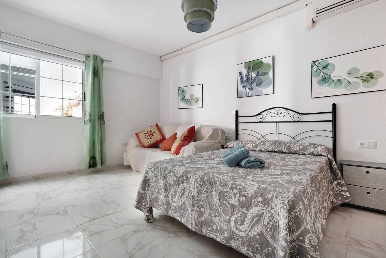 Casa Vacanze Casa Auxilia. Vista Mare, Wi-Fi Veloce & A/C in Candelaria, Tenerife Sud