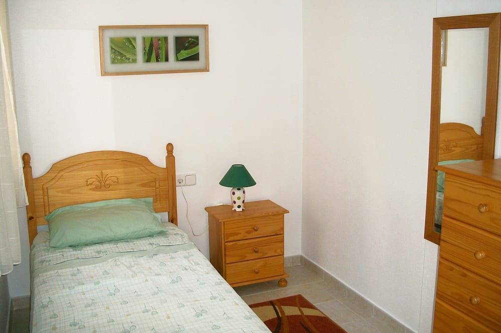 Perfectamente ubicado 3 dormitorios casa sólo yardas de la piscina in Golf Resorts Murcia, Mar Menor