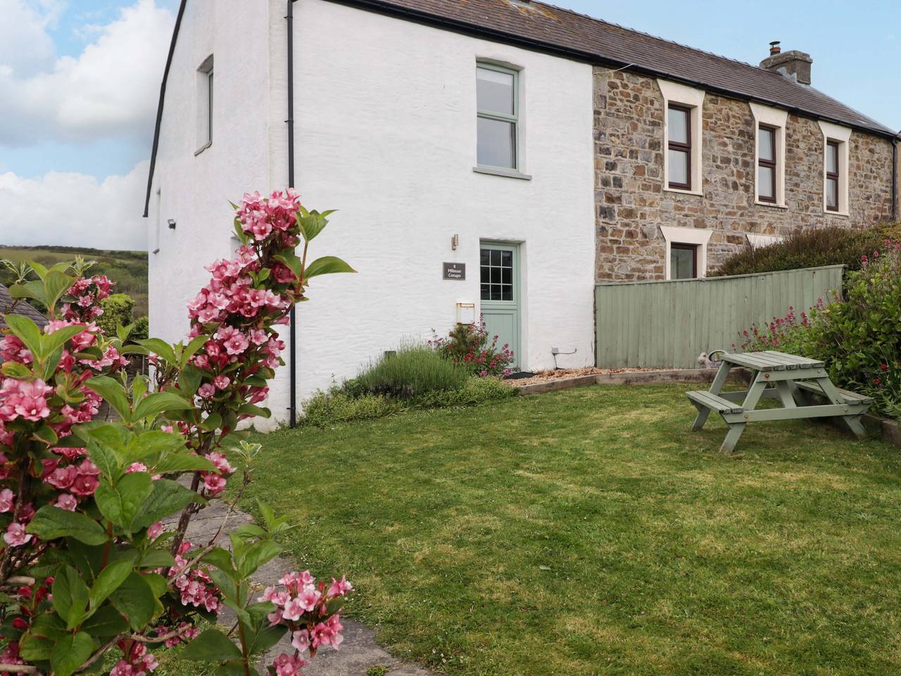 8 Millmoor Farm Cottage in Broad Haven, Pembrokeshire