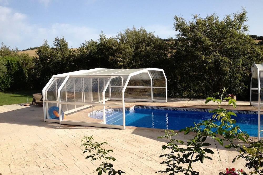 La Farraja de Cal Farrés, rural house 1 h. from Bcn: swimming pool, bbq, garden. in Calonge de Segarra, Barcelona Inland