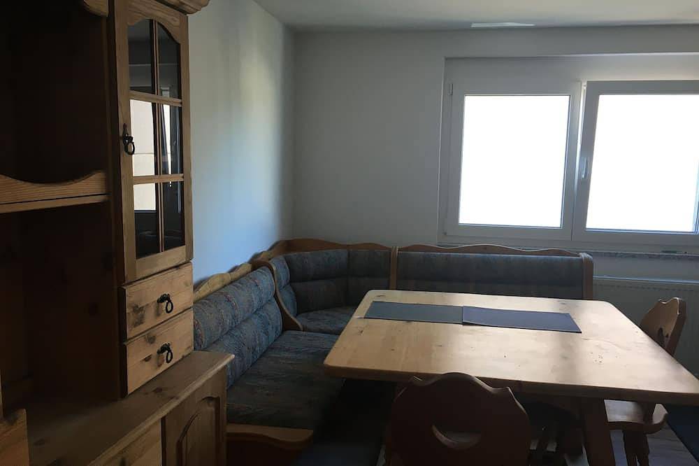 Ganze Wohnung, Schöne Ferienwohnung am Fuße des Fichtelgebirges in Kirchenlamitz, Landkreis Wunsiedel im Fichtelgebirge
