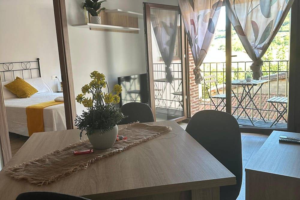 Entire apartment, Apartamentos Rurales La Estrella, enjoy nature and tranquility. in Casar de Palomero, Cáceres Region