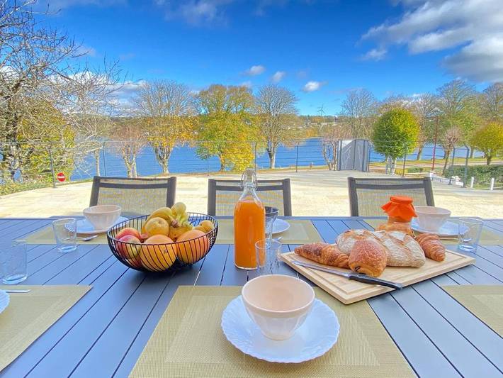 Villa pour 8 personnes, avec Terrasse ainsi que Vue sur le lac et Vue