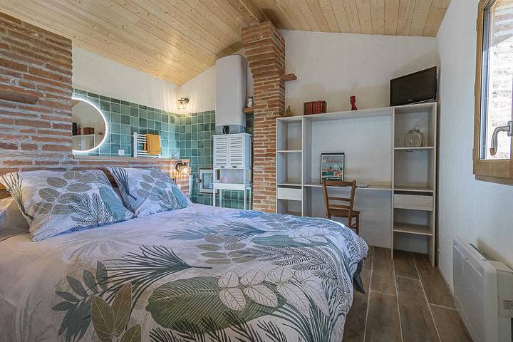 Gîte pour 2 personnes, avec terrasse ainsi que jardin et piscine dans Haute-Garonne - 3