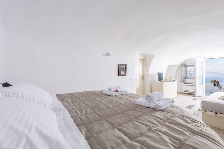 Wonderful Santorini Villa | Villa Narain | 1 Bedroom | Breathtaking Caldera Views in Oia, Santorin