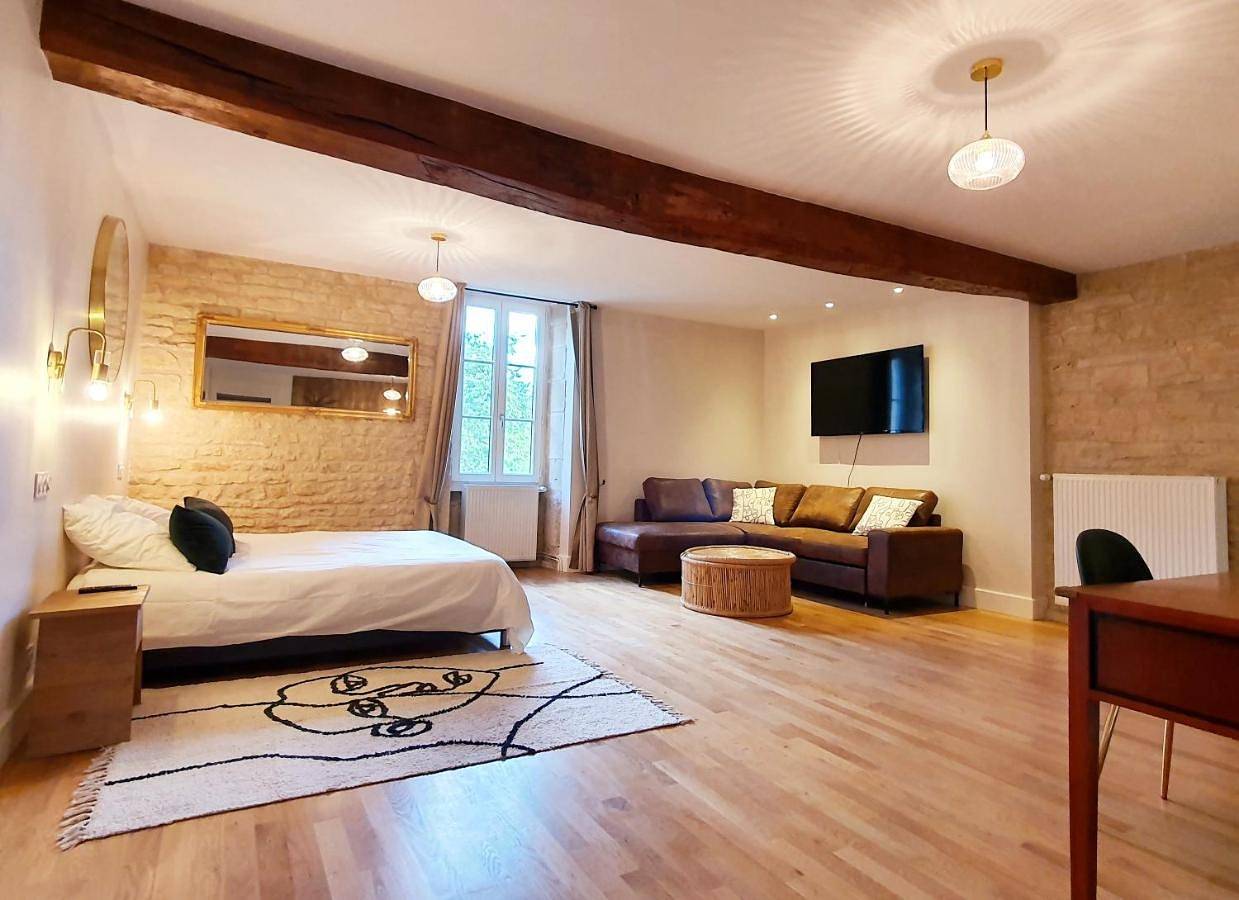 Deluxe Double Room in Ancy-le-Franc, Arrondissement d'Avallon