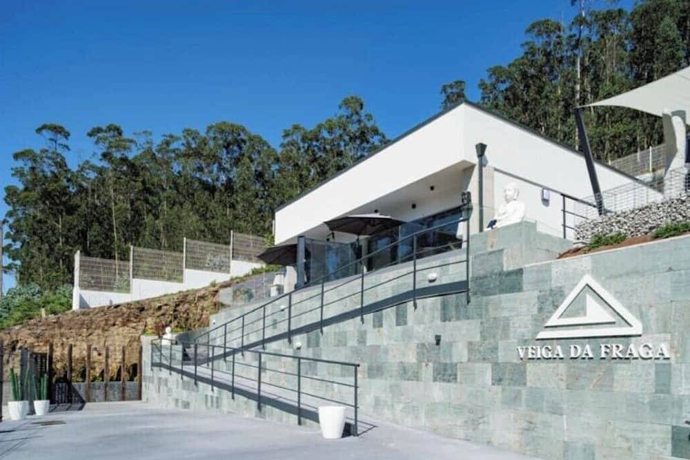 Entire apartment, Veiga da Fraga Apartments ( B ) 5 minutes from the beach by car! in Poio, Galician Coast
