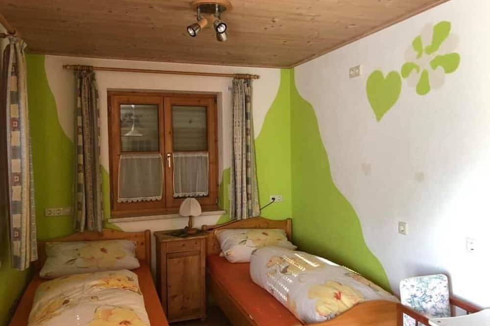 Ganze Wohnung, Ferienwohnung Rosenblüte auf Biobauernhof im schönen Oberallgäu in Altusried, Bayerisch Schwaben