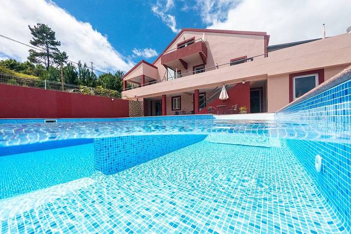 Ferienhaus für 21 Personen, mit Terrasse und Garten sowie Pool - 1